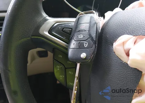 2014 Ford Fusion Se z USA, uszkodzony, nr VIN 3FA6P0H70ER306183